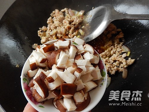 Noodles with Carob Meat Sauce recipe