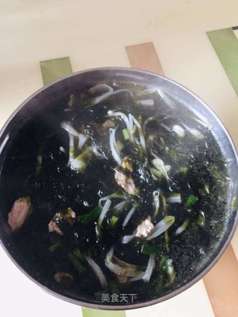 Enoki Mushroom and Seaweed Soup recipe