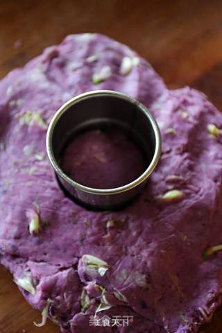 Sophora Flower and Purple Potato Steamed Cake recipe