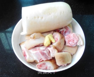 White Radish Trotters Soup - Beautify The Skin, Strengthen The Muscles and Bones recipe