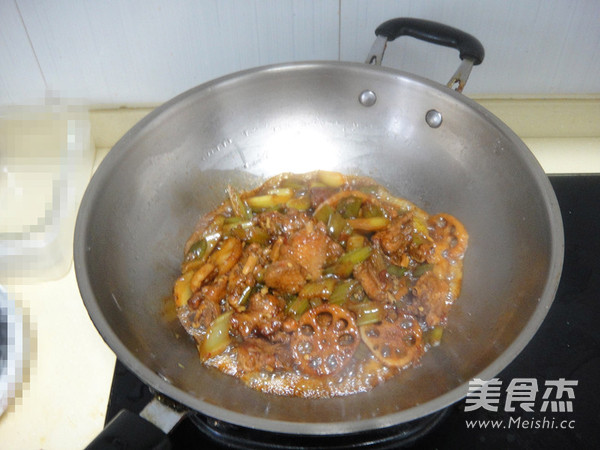 Pickled Pepper Lotus Root Chicken Wings recipe