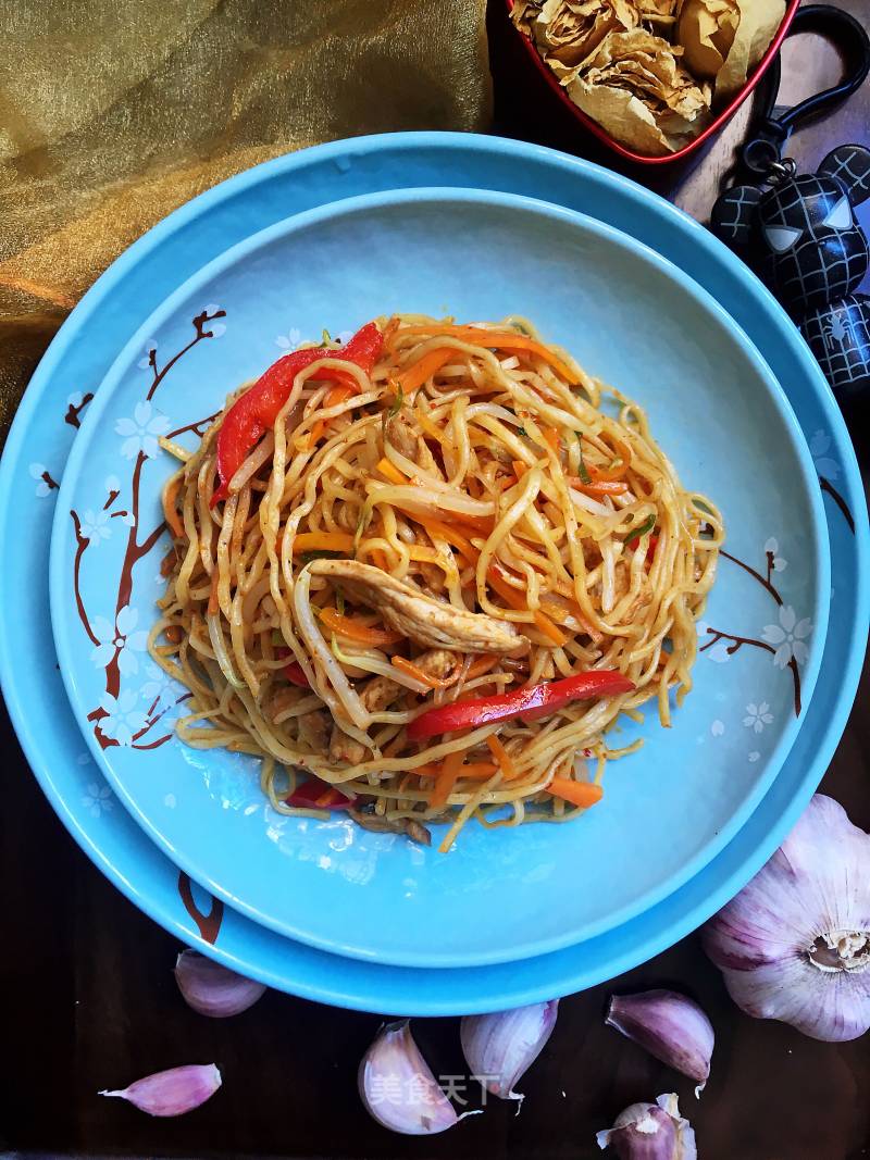 Fried Noodles with Shredded Pork and Cumin recipe