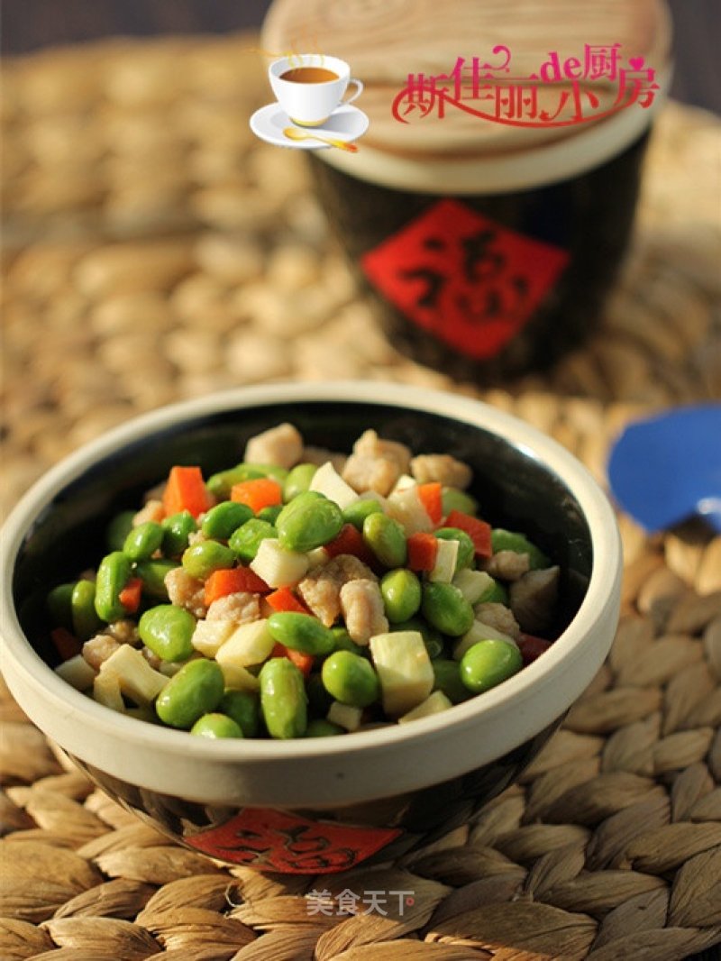 Stir-fried Diced Pork with Edamame and Zizania recipe