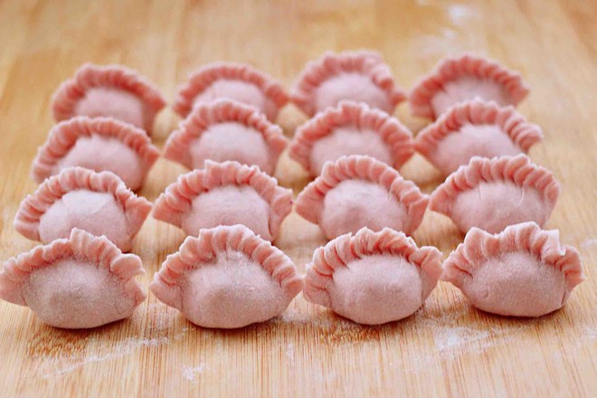 Handmade Red Cabbage and Scallop Dumplings recipe