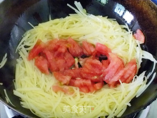 [yiru's Private Room Fast Hand Fried] I Want to Eat After Eating---tomato and Potato Shreds recipe
