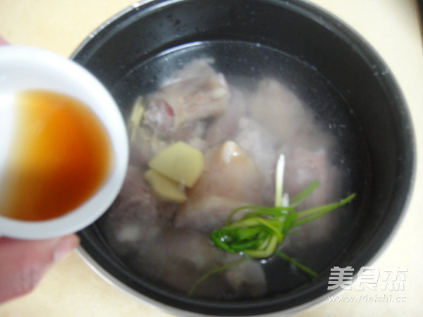 Salted Pork Trotters and Fresh Bamboo Shoots in Clay Pot recipe