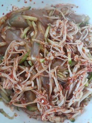 Cold Cucumber Peeled Enoki Mushroom recipe