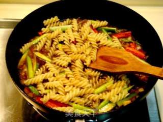 Pasta with Vegetable Black Vinegar Sauce recipe