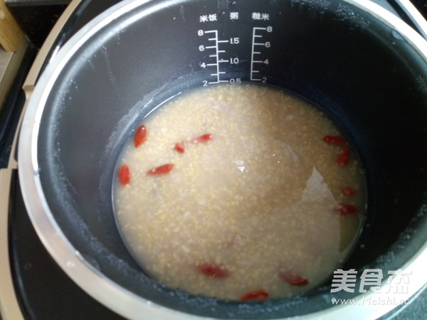 Corn Oatmeal Porridge with Wolfberry recipe