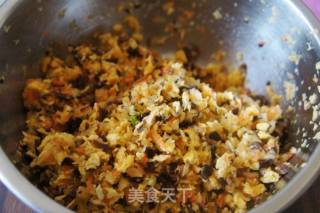 Mushroom Sauce, Cabbage and Black Fungus Stuffed Dumplings#妈妈的味# recipe