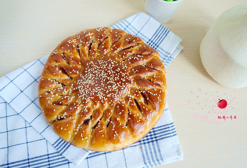 Shredded Strawberry Jam Twisted Bread recipe