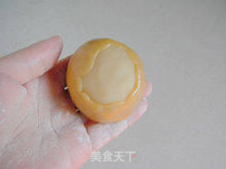 【cantonese-style Lotus Paste and Egg Yolk Moon Cakes】--- Favorite Moon Cakes recipe