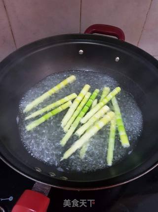 Stir-fried Spring Bamboo Shoots with Pork Belly recipe