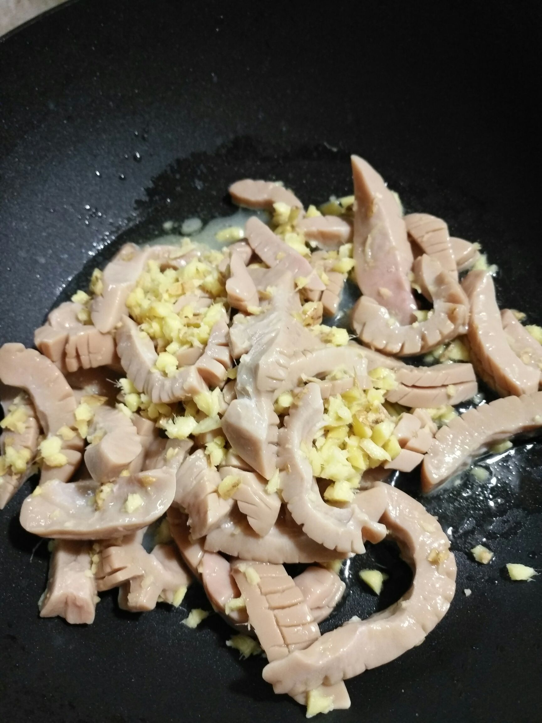 Stir-fried Pork Loin with Chives recipe