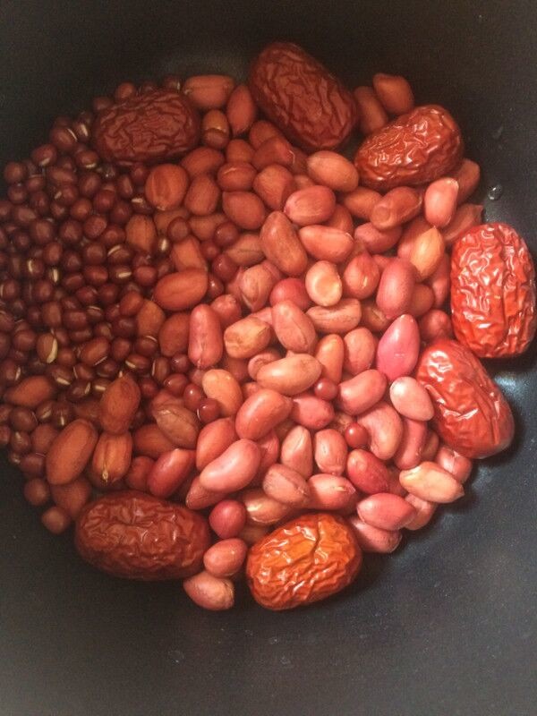 Red Bean Peanut Red Date Soup recipe