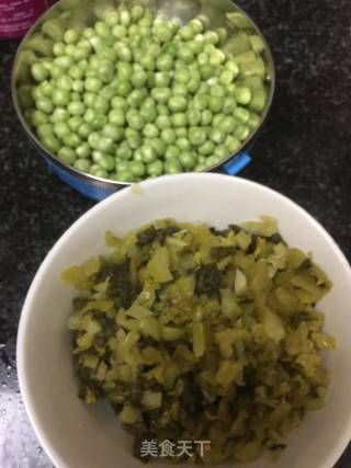 Stir-fried Minced Pork with Green Beans and Sauerkraut recipe