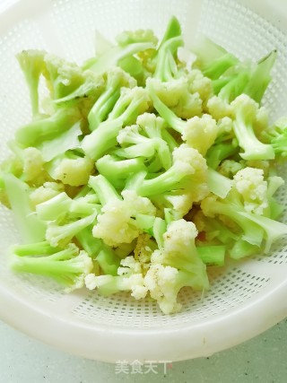 Cauliflower Stir-fried Pork recipe