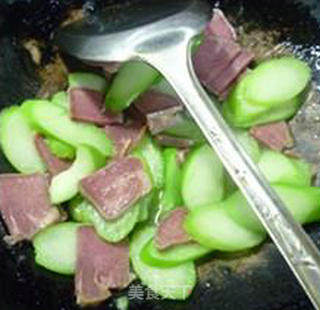 Fried Pork Tongue with Kale recipe