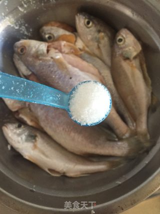 Pan-fried Small Sea Fish recipe