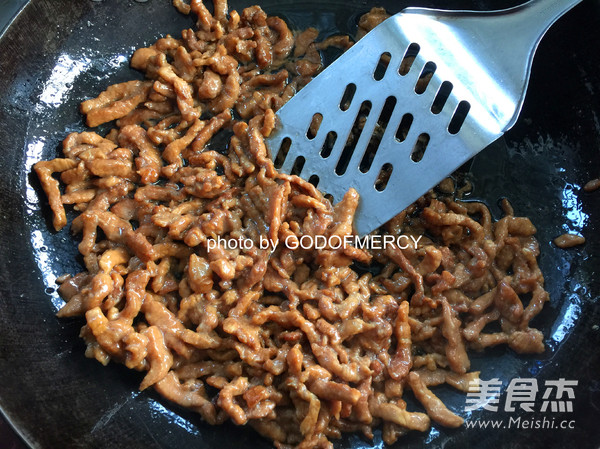 Get Rid of The "fat Monarch" Meal, Fried Pork with Dried Celery and Dried Seeds recipe