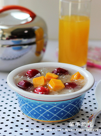 Tremella and Saponin Fruit Soup recipe