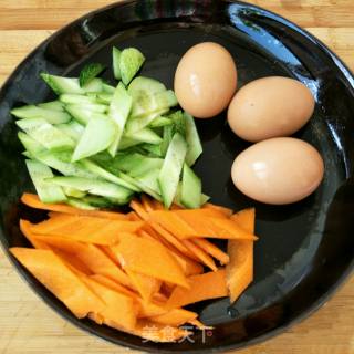 Scrambled Eggs with Cucumber and Carrots recipe