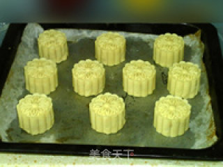 Milky Golden Mooncake recipe