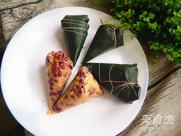 Red Bean Millet Candied Date Zongzi recipe