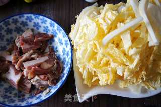 Cabbage and Pork Stewed Wide Noodles recipe