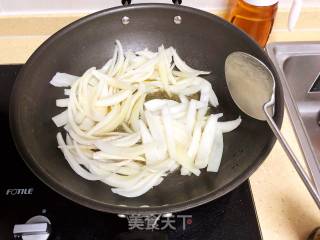 Stir-fried Shredded Pork with Onion recipe