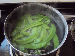 Fried Pumpkin with Snow Peas recipe