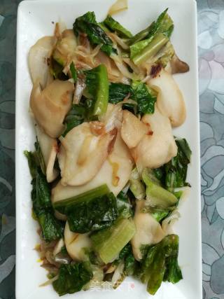 Fried Pleurotus Eryngii with Lettuce Leaves recipe