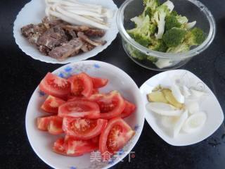 Beef Soup Noodles in Tomato Sauce recipe