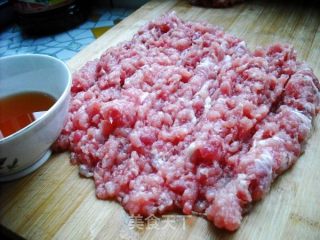 Wheat Buns with Meat Stuffed with Green Radish recipe