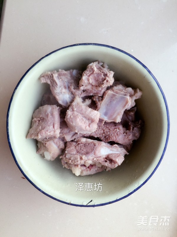 Danggui, Astragalus, Red Dates and Pork Ribs Soup recipe