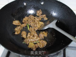 Stir-fried Pork with Garlic Shimeji Mushroom recipe