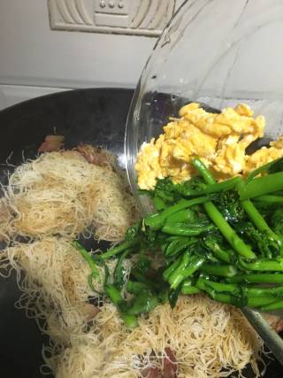 Cantonese Fried Rice Noodles recipe