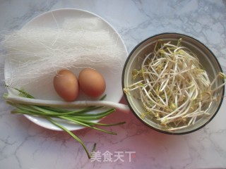 Fried Eggs with Vermicelli recipe