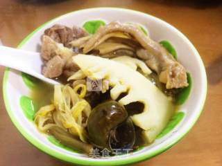 Snails, Pig's Feet and Duck Feet in Clay Pot recipe