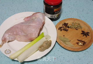 [roasted Rabbit Leg with Black Pepper]: A Special Meat and Vegetable recipe