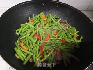Stir-fried Cowpeas with Beef recipe