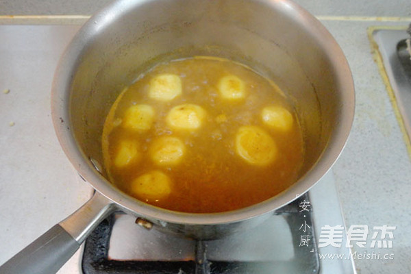 Pan-fried Baby Potatoes with Curry recipe