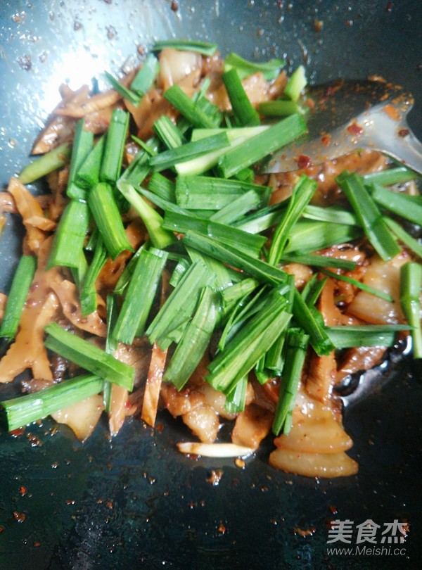 Stir-fried Dried Bamboo Shoots with Twice-cooked Pork recipe