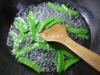 Fried Prawns with Snow Peas recipe