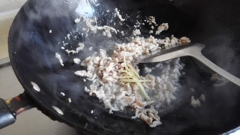 Stir-fried Shredded Pork with Lettuce recipe