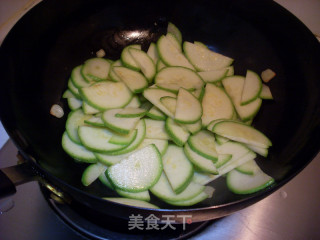 Stir-fried Zucchini with Tomatoes recipe