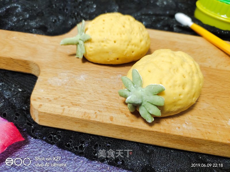 Cartoon Pineapple Bun
