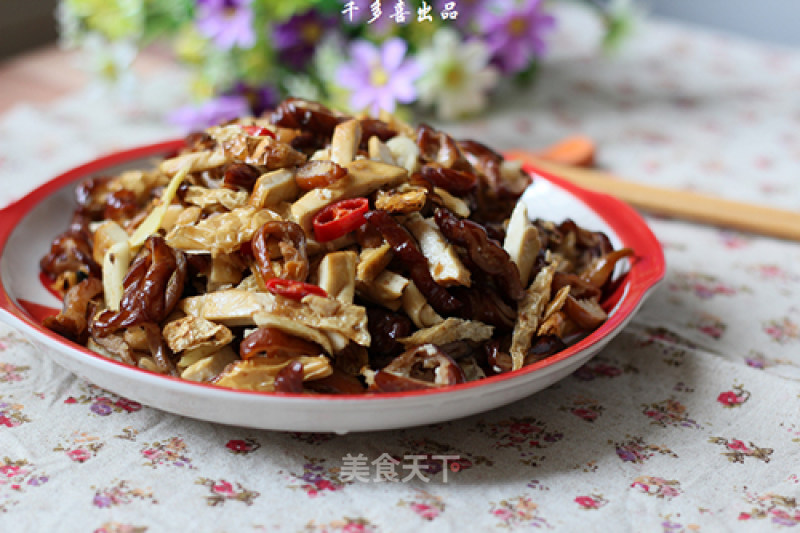 Stir-fried Sausage with White Chili Smoked Bean Curd