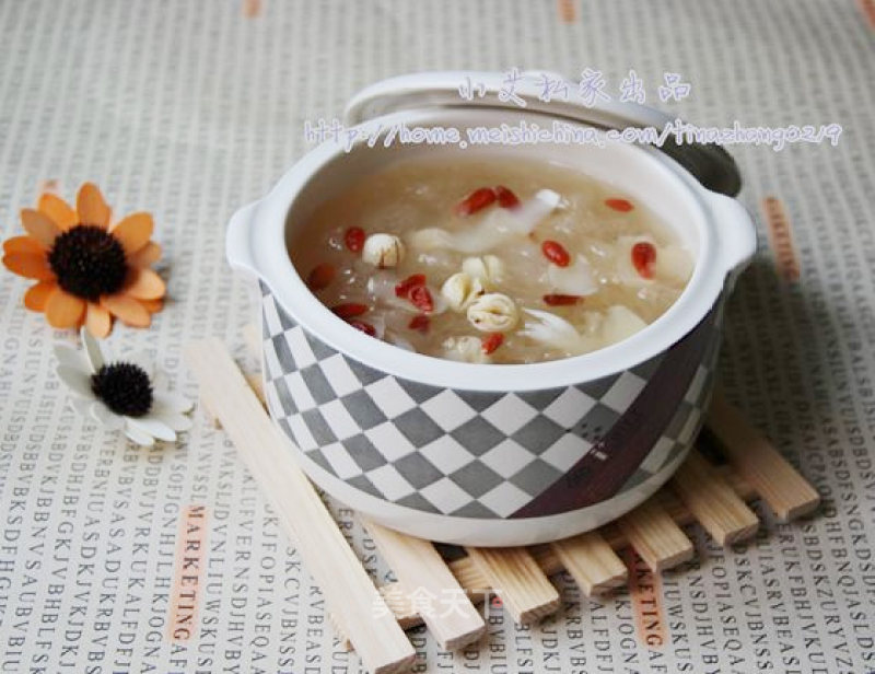 Lily Tremella and Lotus Seed Soup recipe