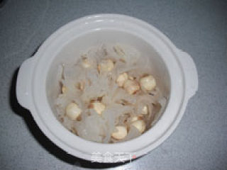 One-minute Breakfast Series 1-electric Cooker Version-wolfberry, White Fungus, Lotus Seed Egg Custard recipe